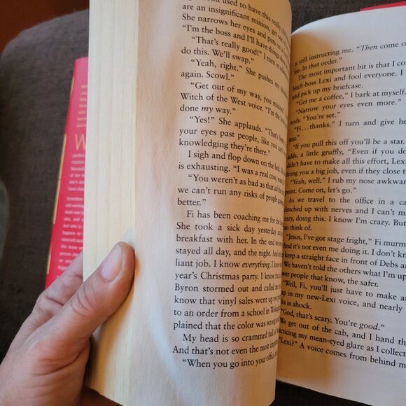 Book: Remember Me?  By NYT Bestselling Author Sophie Kinsella - Picture 7 of 7